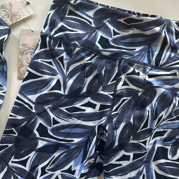 Sage Collective Blue and White Activewear Set - Picture 7 of 11